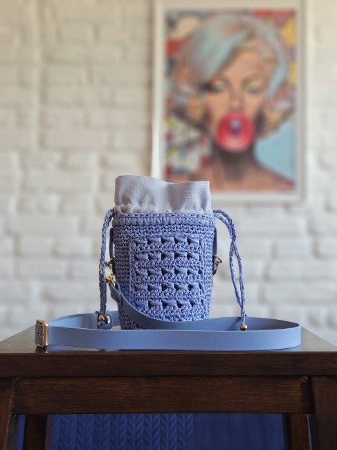 blekitna-torebka-worek-rafia
